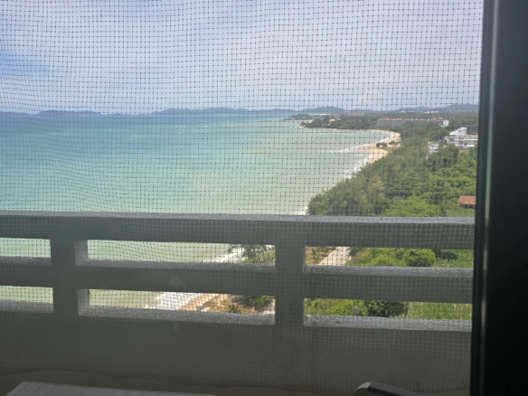 2 Bedroom Apartment @ Payoon Garden Cliff Condominium