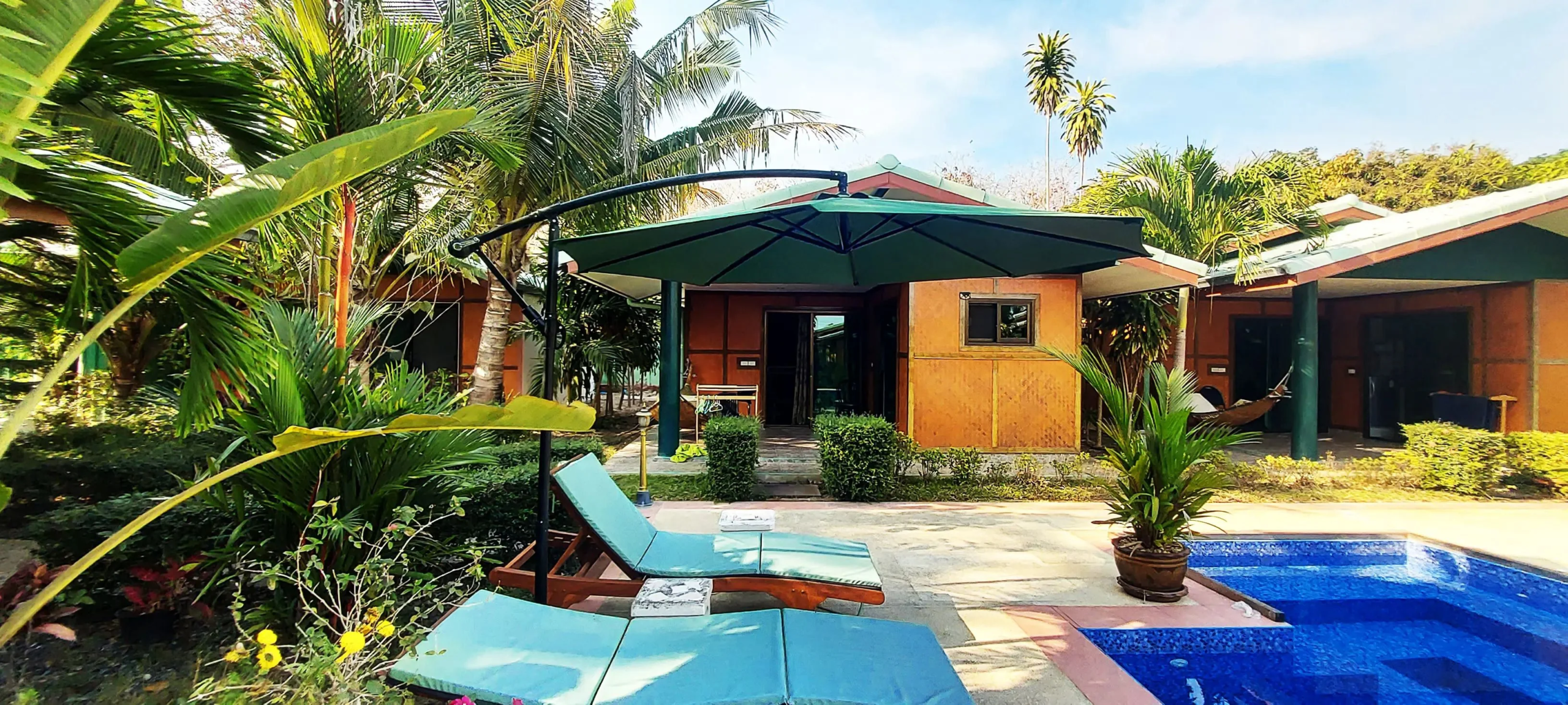 10 Bedroom Villa @ Resort around a large and lovely swimming pool