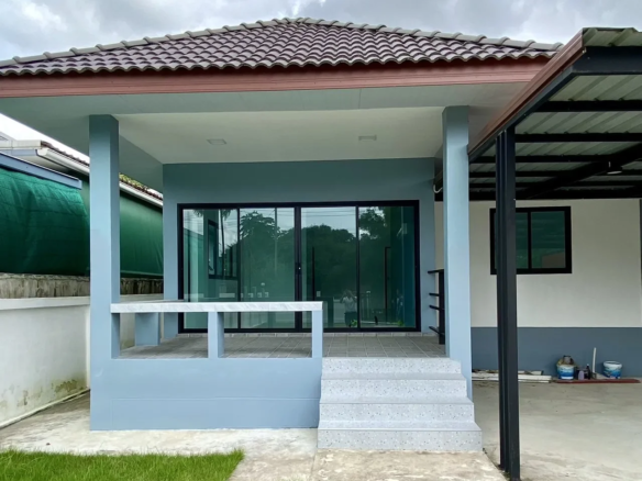 3 Bedroom Single Family Home @ Single house