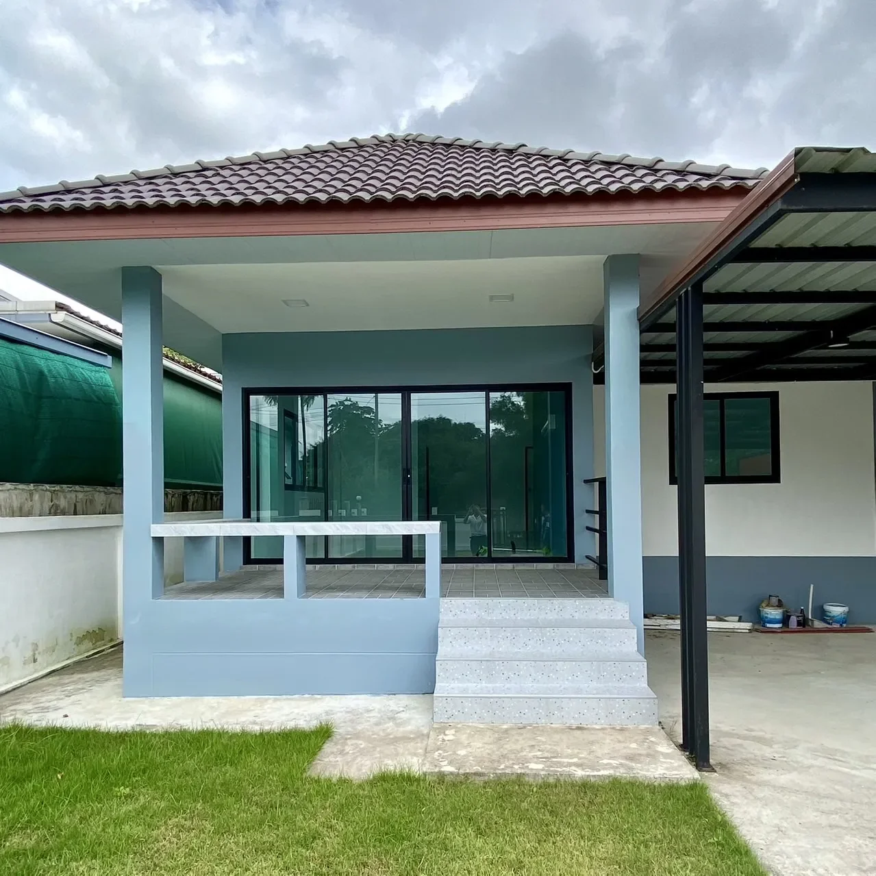 3 Bedroom Single Family Home @ Single house